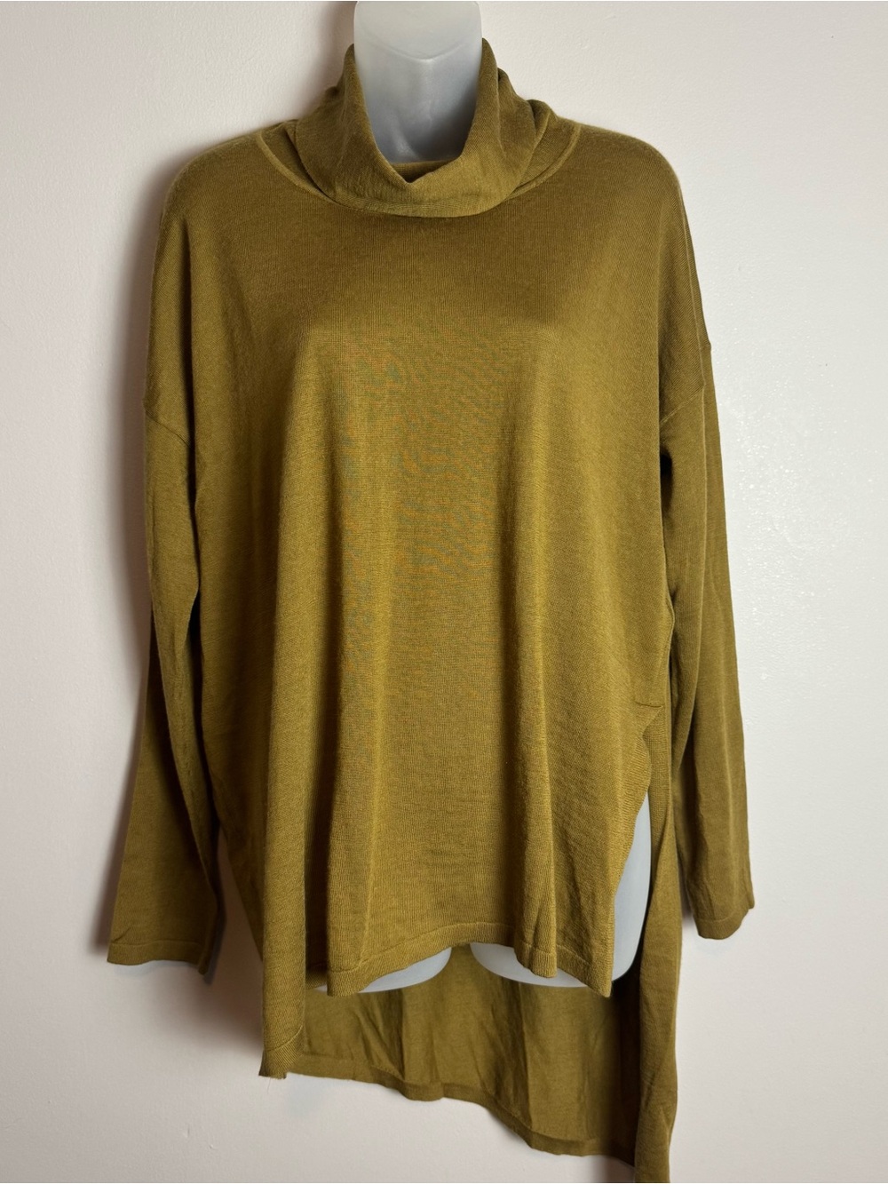 Eileen Fisher Merino Wool Olive Turtle Neck Asymmetrical Hem Tunic Size Medium